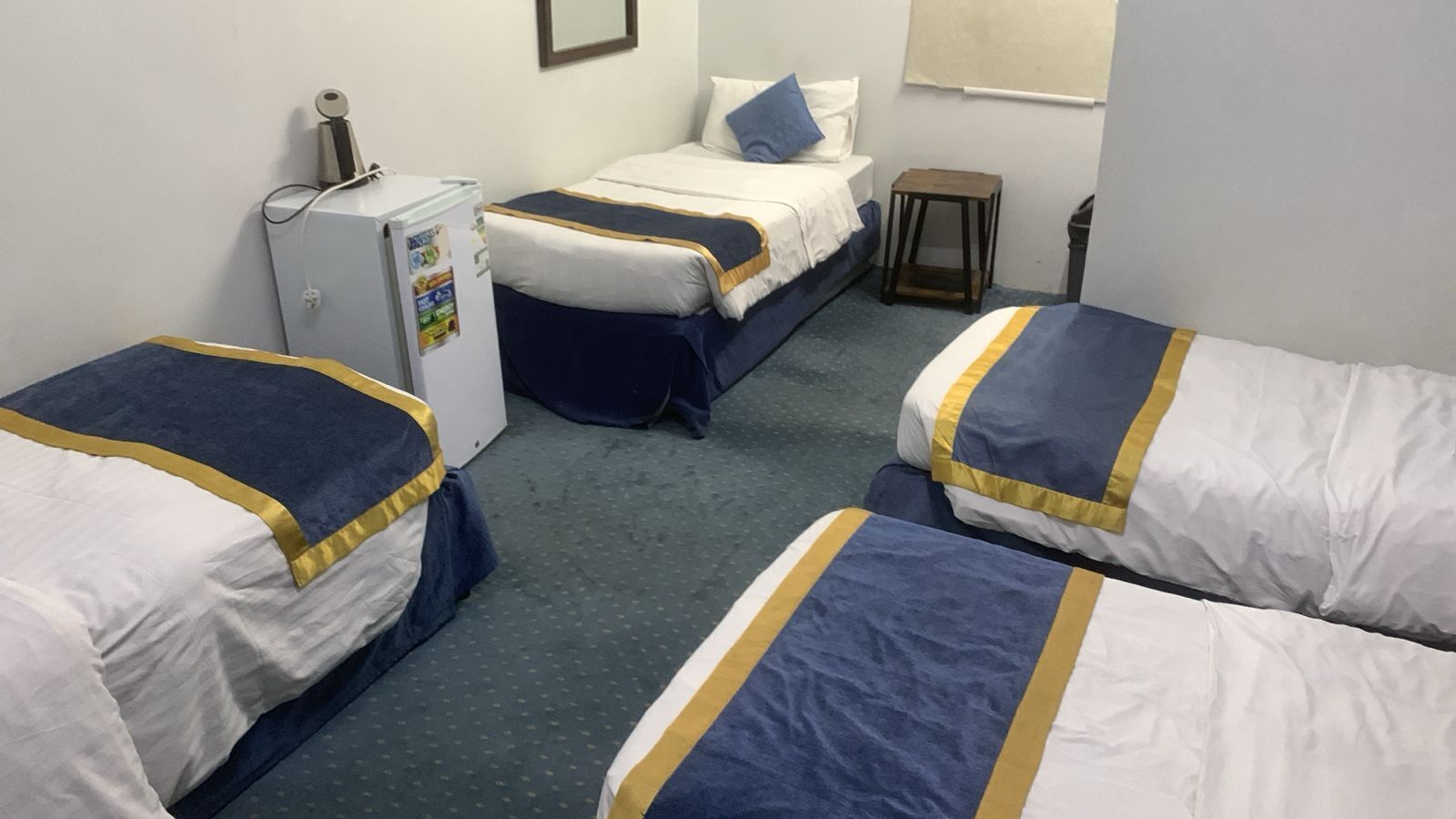 Quadruple Family Room | Baño | Regadera, regadera tipo lluvia, amenidades de baño gratuitas, bidet 