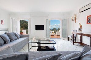 Fernseher, Tischtennisplatte