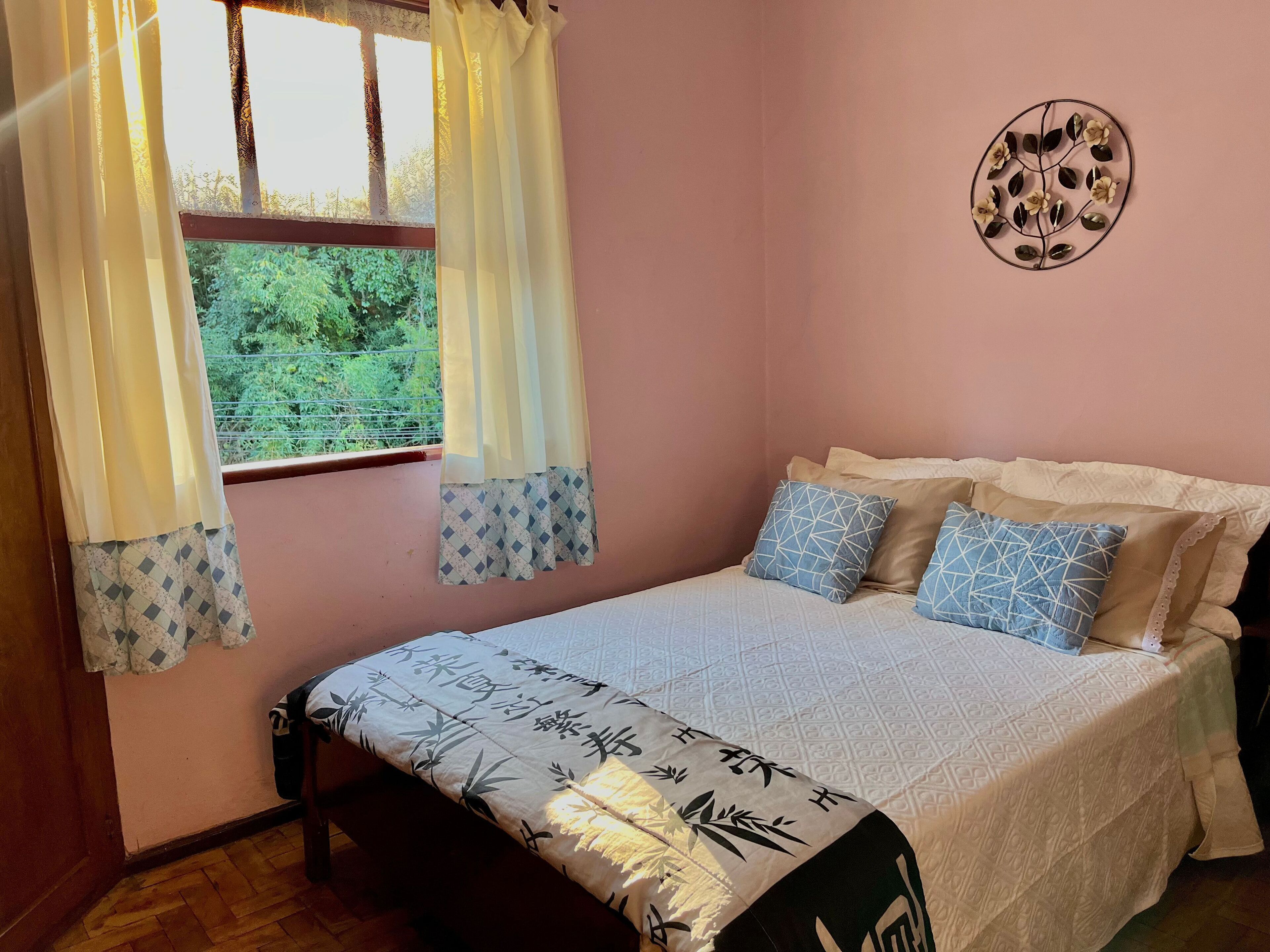 1 chambre, bureau, Wi-Fi gratuit, draps fournis