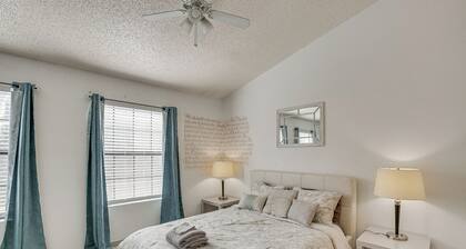 Inviting Dallas Condo < 2 Mi to Northpark!