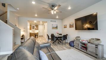 Apartment (3 Bedrooms) | Front of property