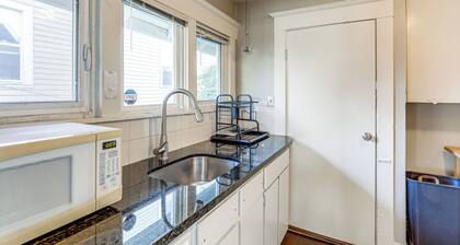 Walkable Queen Anne Cottage < 1/2 Mi to Kerry Park