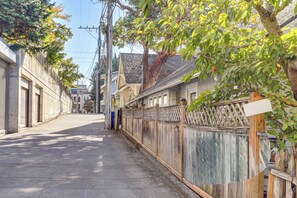 House (2 Bedrooms) | Interior - Walkable Queen Anne Cottage < 1/2 Mi to Kerry Park (Seattle)