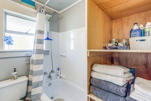 House (2 Bedrooms) | Interior - Walkable Queen Anne Cottage < 1/2 Mi to Kerry Park (Seattle)