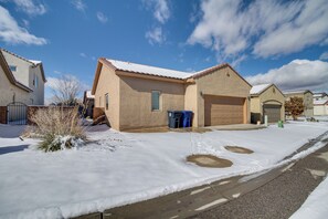 House (3 Bedrooms) | Interior - Albuquerque Home w/ Private Hot Tub: Pets Welcome (Albuquerque)