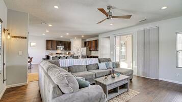 House (3 Bedrooms) | Interior