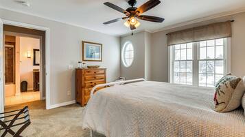 4 bedrooms, laptop workspace, iron/ironing board, bed sheets