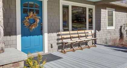 Mountain Retreat w/ Deck: Near Blue Ridge Parkway