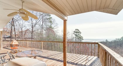 Edgemont Home w/ Deck & BBQ Grill: 2 Mi to Lake!