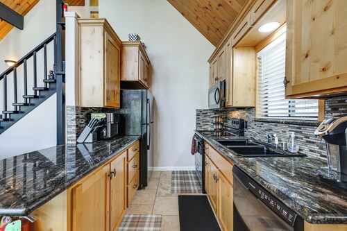 Secluded Cabin Near Calaveras Big Trees State Park