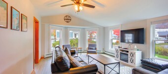 Comfortable Lincoln Home: Walk to Main Street!