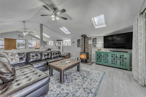House (4 Bedrooms) | Front of property - Ruidoso Retreat w/ Mtn Views ~ 20 Mi to Ski Apache (Ruidoso)