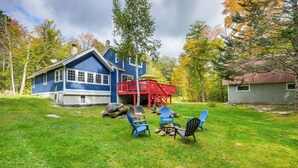 Terrace/patio - Cozy Cabin Between Stratton Resort & Mount Snow (West Wardsboro)