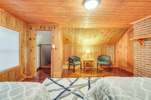 House (5 Bedrooms) | Interior