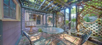 Spacious Jamestown Home Near Nat'l Comedy Center!