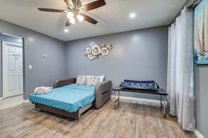 Interior - Pennsylvania Home w/ Hot Tub: 7 Mi to Kalahari! (Tobyhanna)