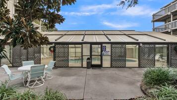 Condo, 2 Bedrooms | Property grounds