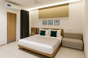 Premium Room | Free WiFi - Hotel Kant by GoHotels - Near Shree Dwarkadhish Temple (Dwarka)