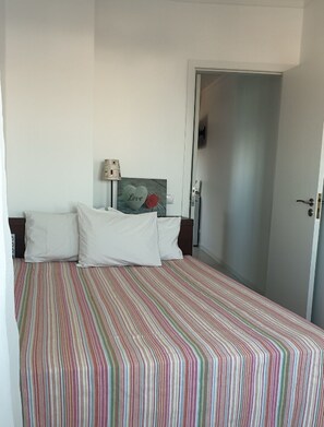 1 sovrum, strykjärn/strykbräda, gratis wi-fi och sängkläder