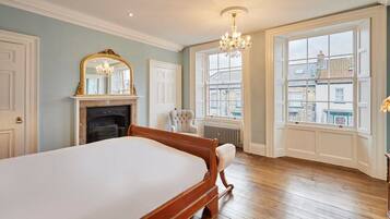 5 bedrooms, iron/ironing board, travel crib, free WiFi