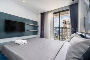 2 bedrooms, desk, WiFi, bed sheets - RiverGate - 2 Bedrooms RiverView - Near Bui Vien Street - Ho Chi Minh Downtown (Thành phố Hồ Chí Minh)
