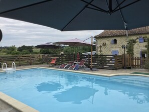 Piscine couverte, piscine extérieure