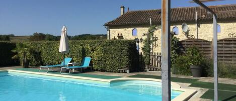 Piscine couverte, piscine extérieure