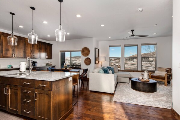 智能電視、壁爐