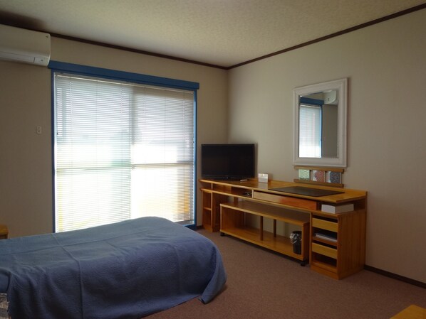2 bedrooms, desk, iron/ironing board, free WiFi