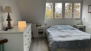4 bedrooms, iron/ironing board, free WiFi, bed sheets - Maison de Ville - Le Chesnay-rocquencourt, France (Le Chesnay-Rocquencourt)