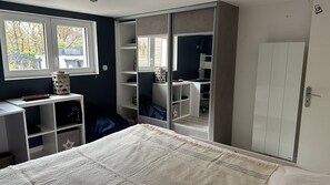 4 chambres, fer et planche à repasser, Wi-Fi gratuit, draps fournis