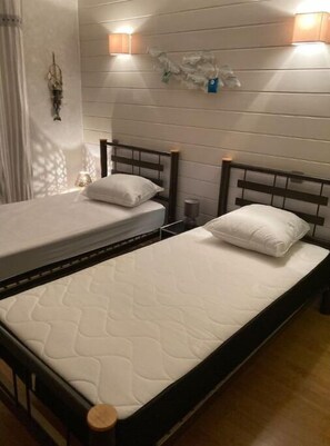 2 chambres, fer et planche à repasser, lit parapluie, Wi-Fi gratuit