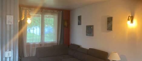 Televisión, libros, estéreo