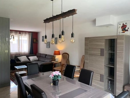 Interior. A 7 Minutes de la Plage Maison Avec Parking et Véranda, Idéale Pour les Familles
