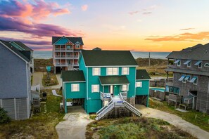 Exterior - Semi-Oceanfront Dog Friendly w/ Private Pool, Hot Tub, Game Room, Beach Nearby (Hatteras)