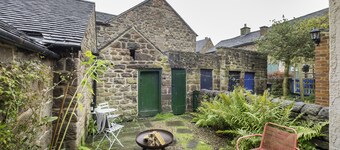 Central Characterful Grade II Listed Mill Worker Cottage Sleeps 5