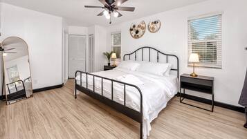 5 bedrooms, iron/ironing board, WiFi, bed sheets