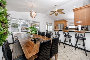 Dining - Poolside Paradise close to Clearwater 5br 2bath sleeps 12 with heated pool (Largo)