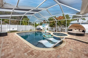 Outdoor pool, a heated pool - Poolside Paradise close to Clearwater 5br 2bath sleeps 12 with heated pool (Largo)