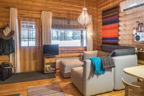 cosy cottage in Paljakka, very close to nordic skiing slopes and lake new sauna
