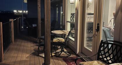 Lago Lounge, Enjoy nature in a family retreat with pool and hot-tub