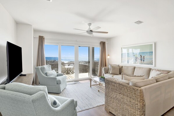 Una mesa de tenis de mesa, libros