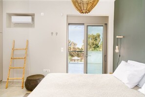 3 habitaciones, tabla de planchar con plancha y cuna de viaje 