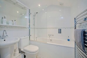 Apartment, 1 Bedroom, Ocean View | Bathroom