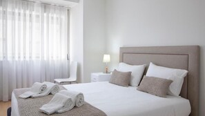 3 chambres, fer et planche à repasser, Wi-Fi gratuit, draps fournis