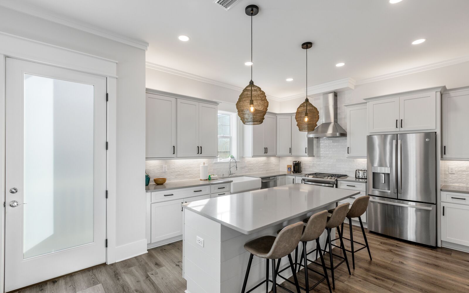 冰箱、微波炉、烤箱、炉灶