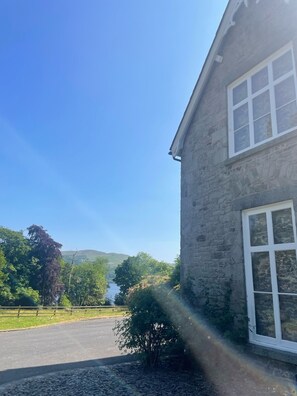 Property grounds - Victorian stone mansion in extensive grounds overlooking Bala Lake (Bala)