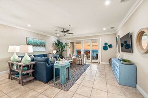 Smart TV - Gulf Front Condo with Spectacular Sunset Views! Pool and Spa - LaPlage 9 (Holmes Beach)