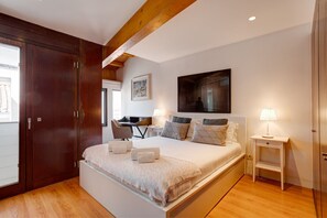 2 bedrooms, iron/ironing board, travel cot, WiFi - Amazing Tailor Made Penthouse (Lisboa)