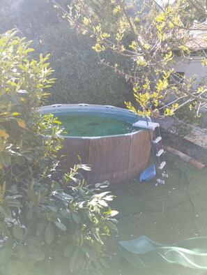 Pool - Maison de 105m2 vu sur la Colline et le Village (Cadolive)